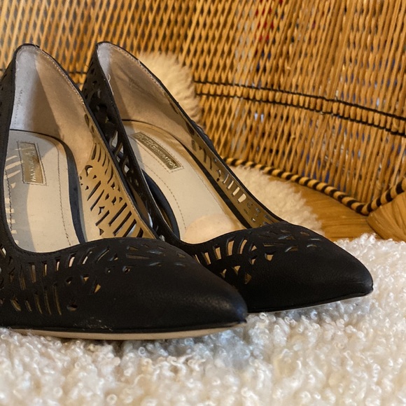 BCBG black peekaboo heels - Picture 5 of 10